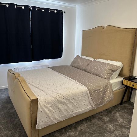 Lovely Two Bedroom Flat Thamesmead  Exterior foto