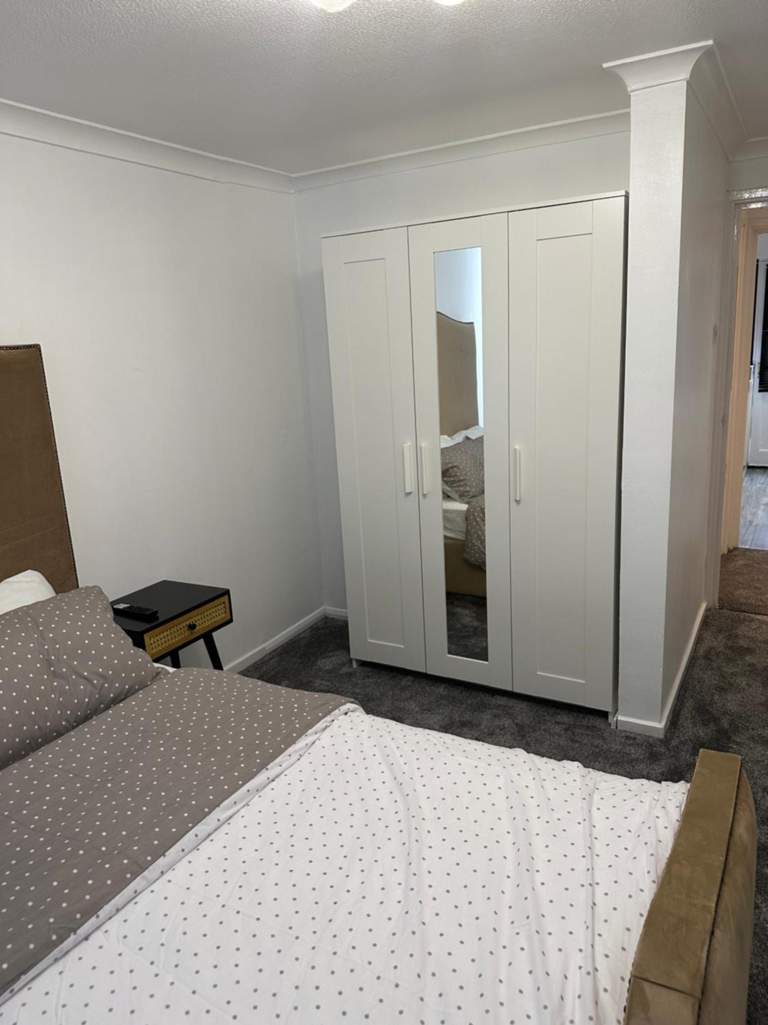 Lovely Two Bedroom Flat Thamesmead  Exterior foto