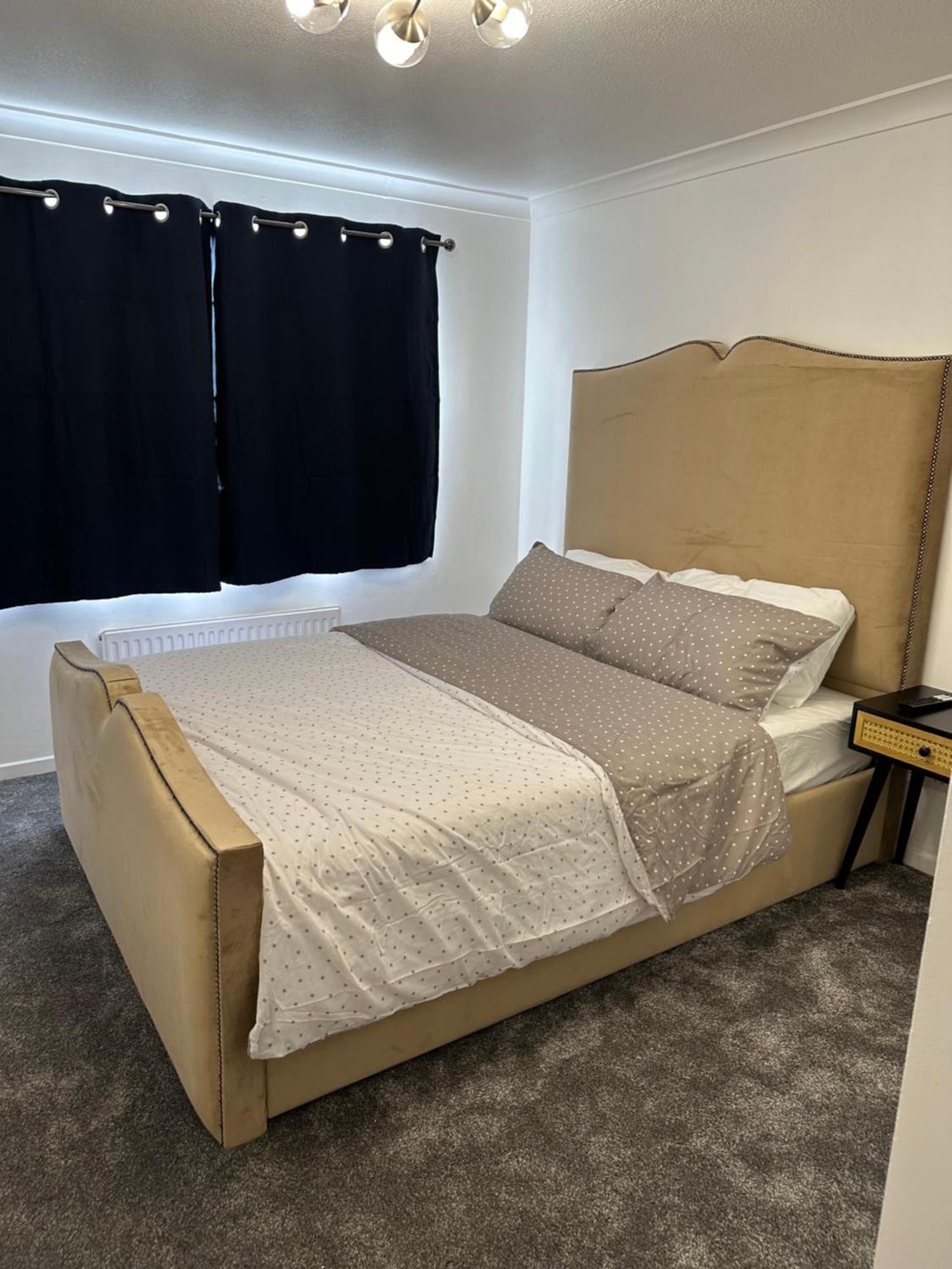 Lovely Two Bedroom Flat Thamesmead  Exterior foto